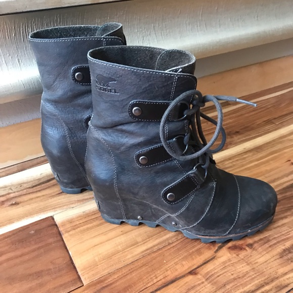 Sorel Shoes - Sorel wedge Joan of Arctic boots. Size 8